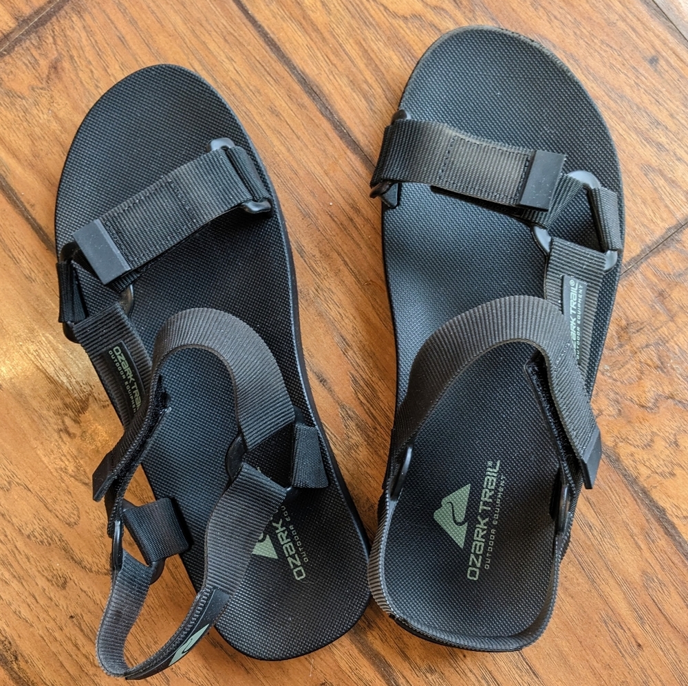 Ozark Trail Outdoor Equipment black sandals, gladiator straps men's 12